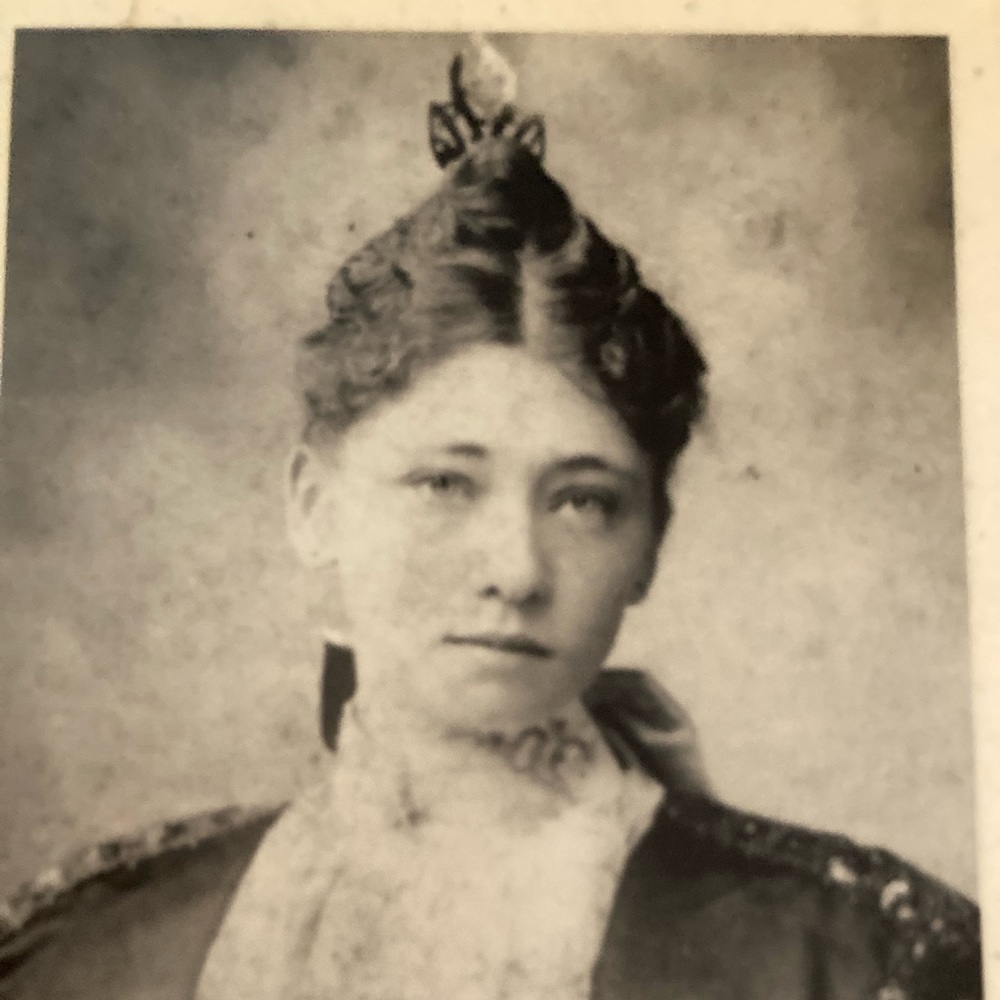 Meet your Posher, Lynette